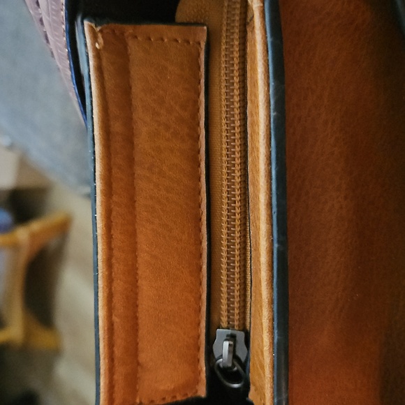 Leather Tote Hand Bag - Picture 8 of 10